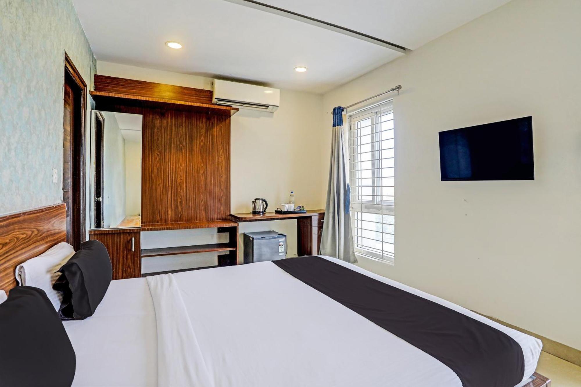 Lingampalli Collection O Ssr Royal Suites מראה חיצוני תמונה