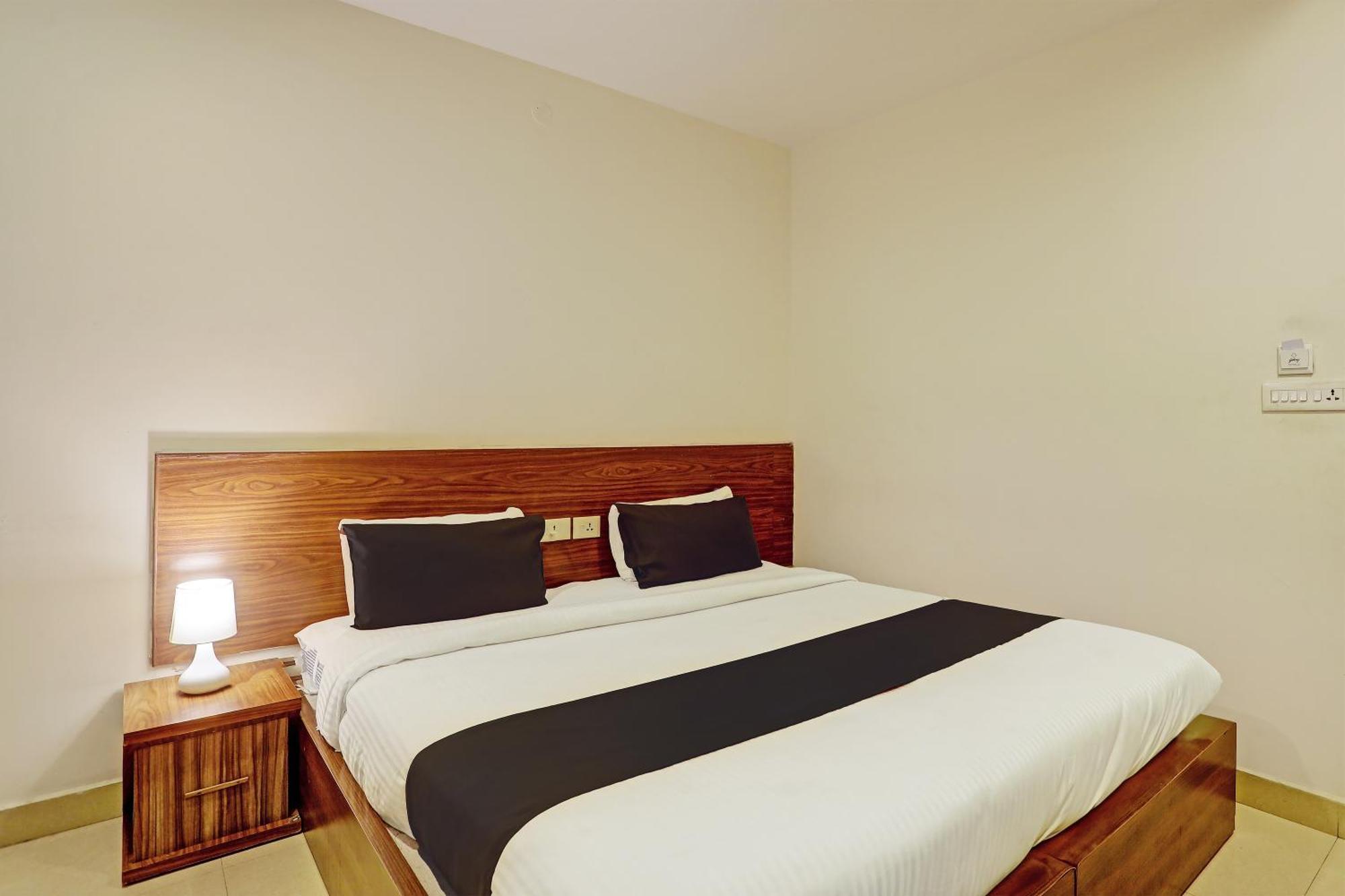 Lingampalli Collection O Ssr Royal Suites מראה חיצוני תמונה