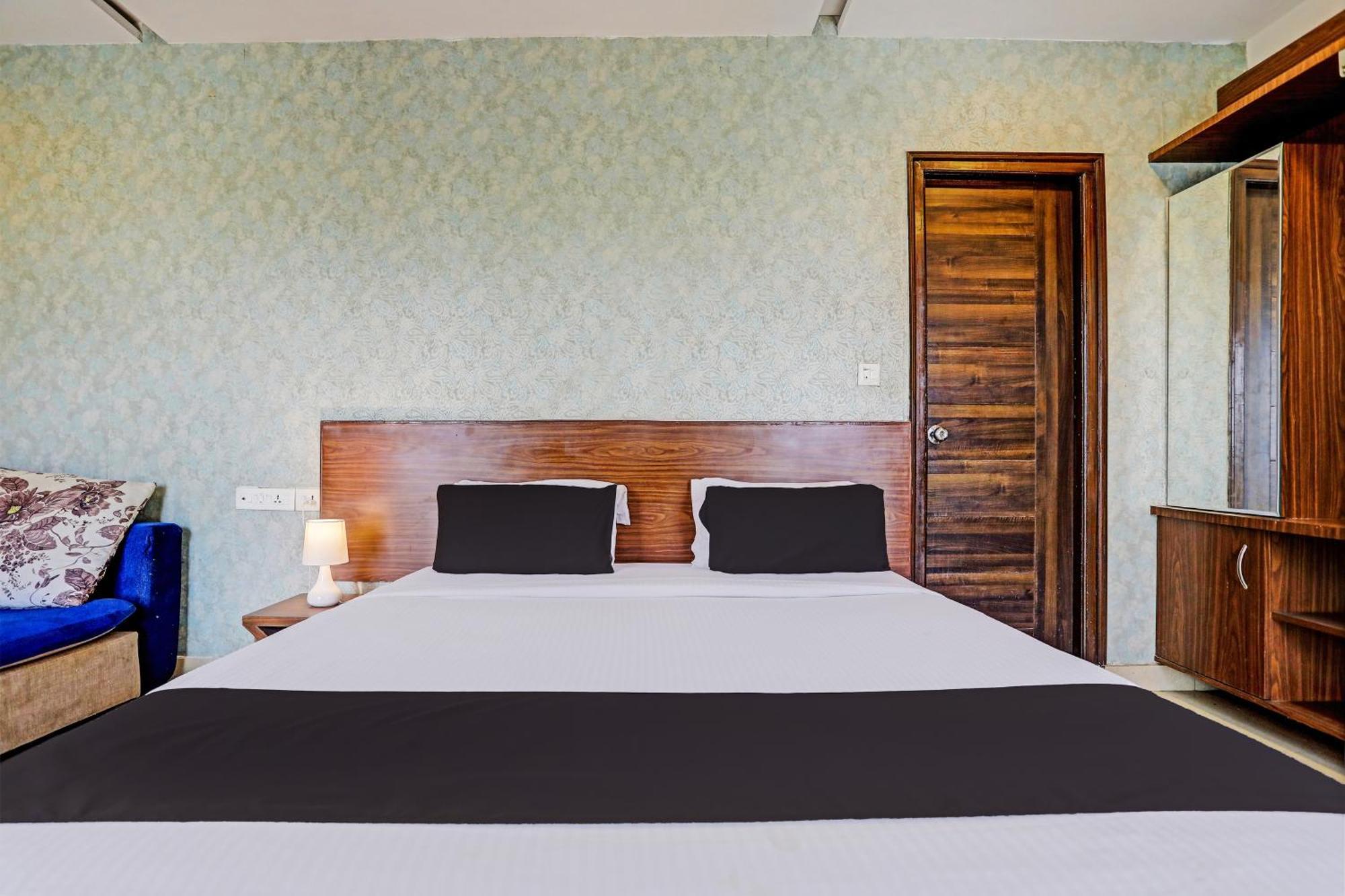 Lingampalli Collection O Ssr Royal Suites מראה חיצוני תמונה